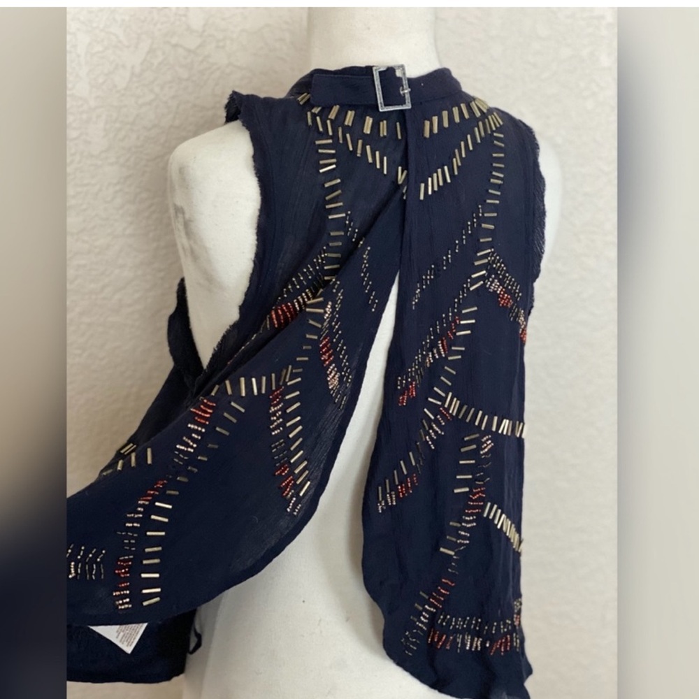 Free People Navy Laser-Cut Sleeveless Tank top open back
Medium boho beach chic - Picture 3 of 15